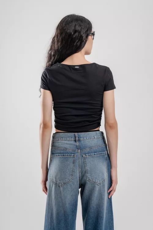 REMERA MANGA CORTA CON FRUNCE EN LATERALES, TELA ALGODÓN CON LYCRA