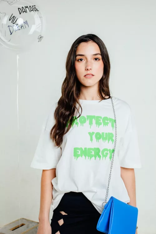 REMERA CON ESTAMPA EN JERSEY